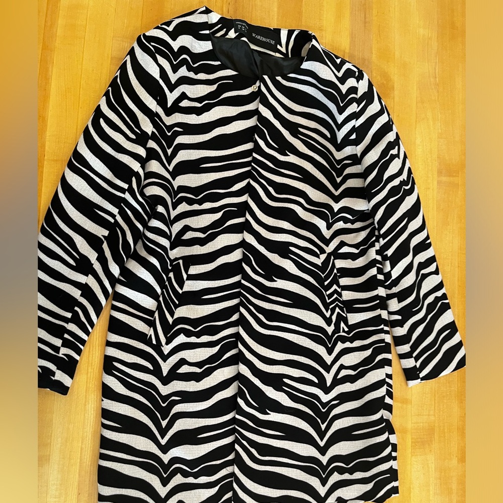 Warehouse snap front zebra jacket sz 6